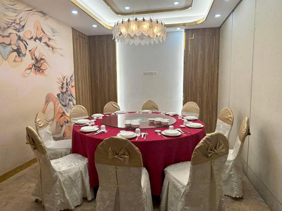 Lido De Paris Hotel Manilla Buitenkant foto