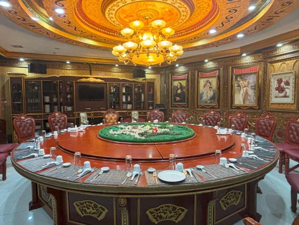 Lido De Paris Hotel Manilla Buitenkant foto