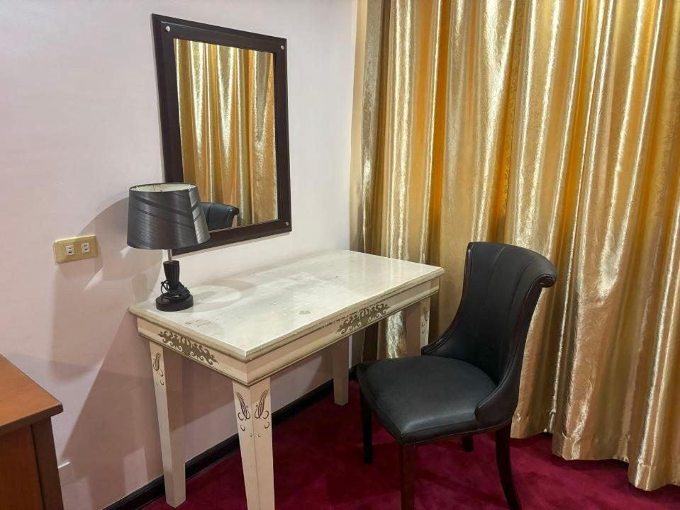 Lido De Paris Hotel Manilla Buitenkant foto