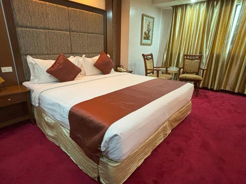 Lido De Paris Hotel Manilla Buitenkant foto