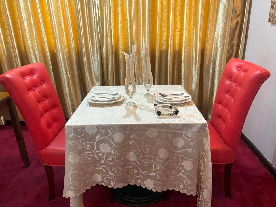Lido De Paris Hotel Manilla Buitenkant foto