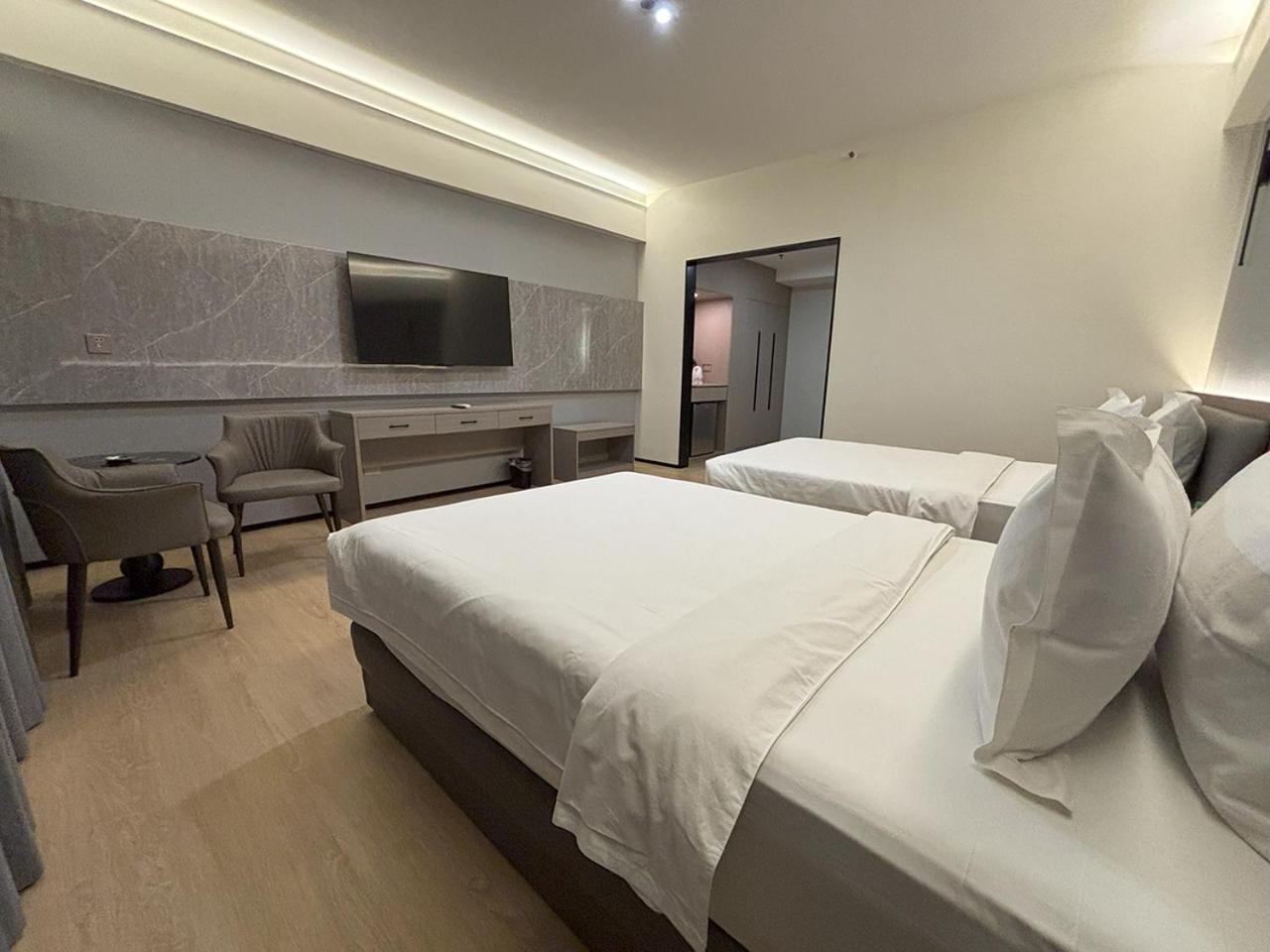 Lido De Paris Hotel Manilla Buitenkant foto