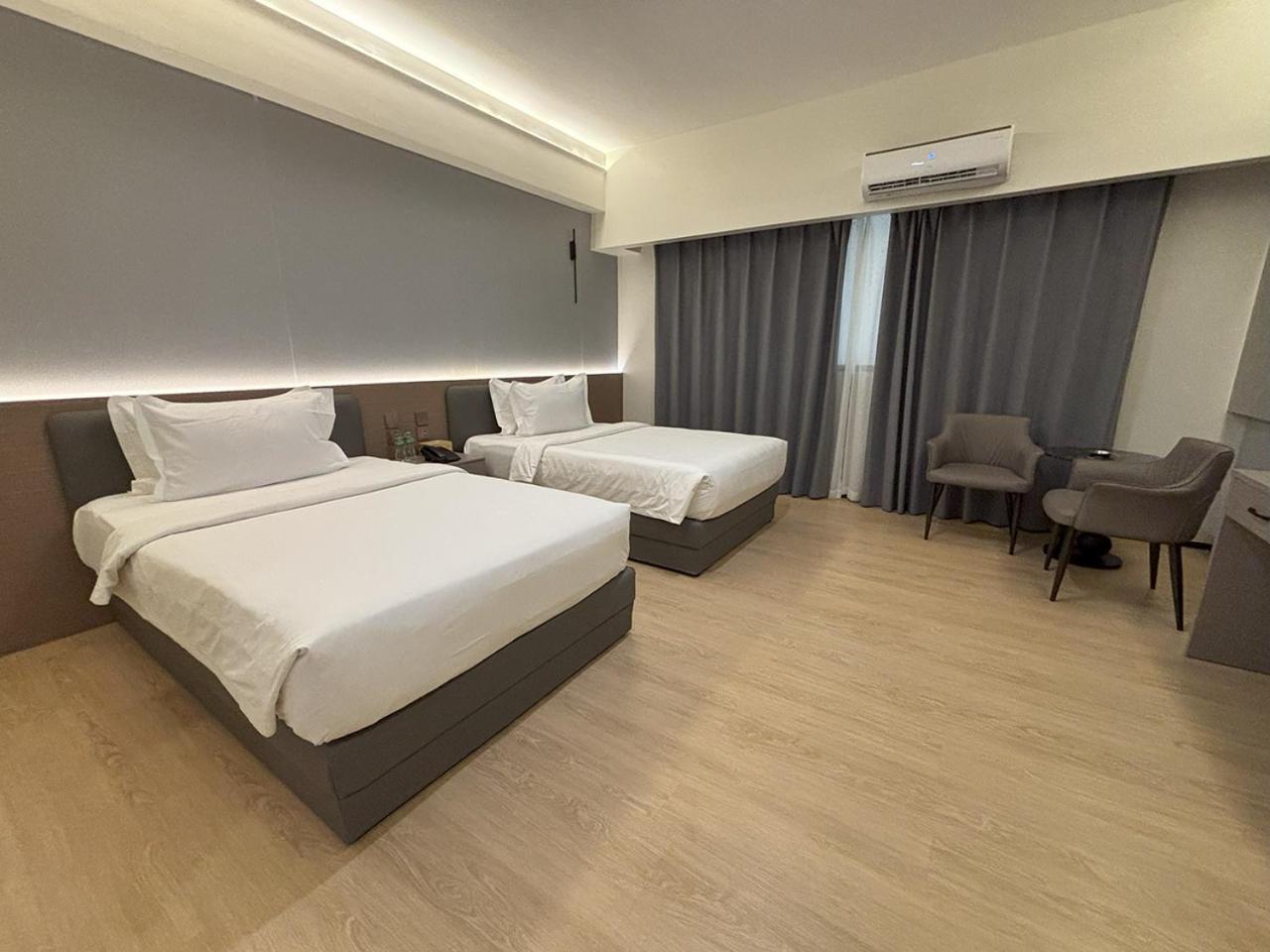 Lido De Paris Hotel Manilla Buitenkant foto