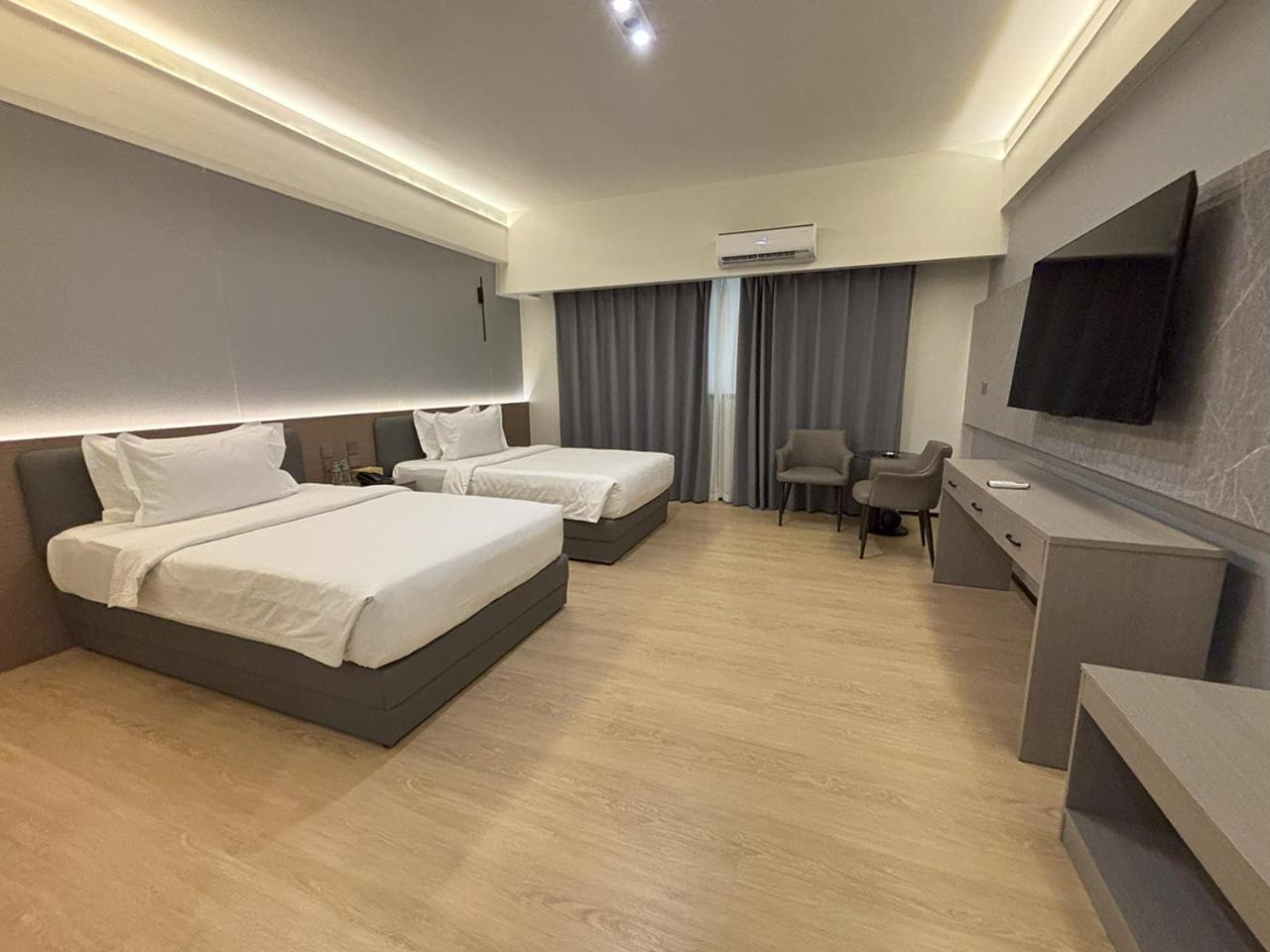 Lido De Paris Hotel Manilla Buitenkant foto