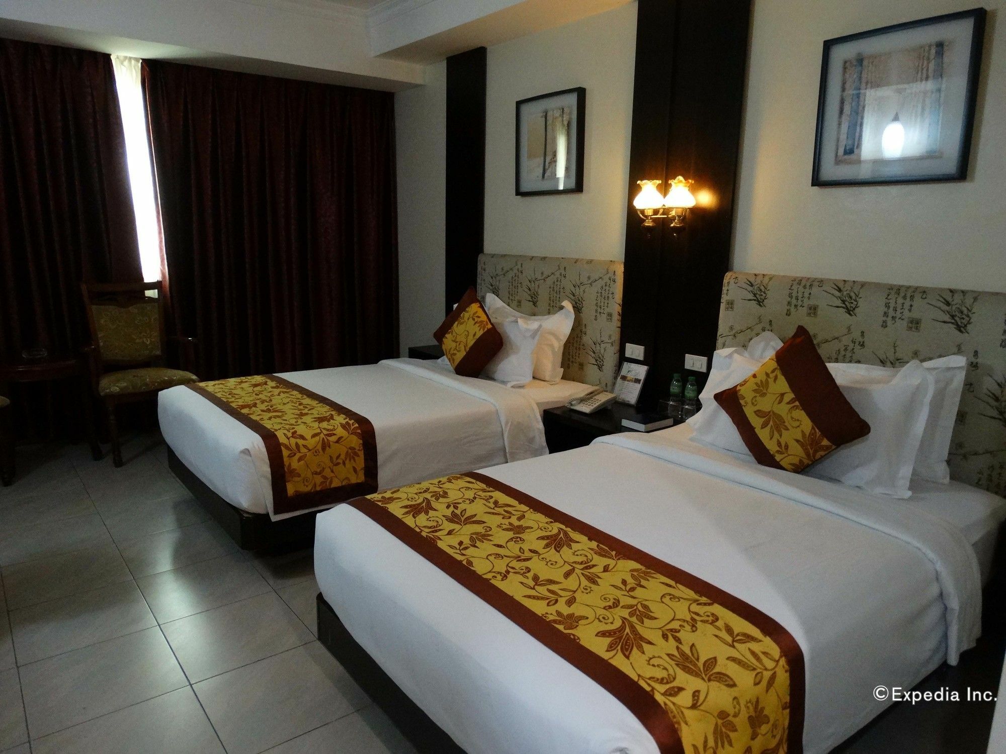 Lido De Paris Hotel Manilla Buitenkant foto