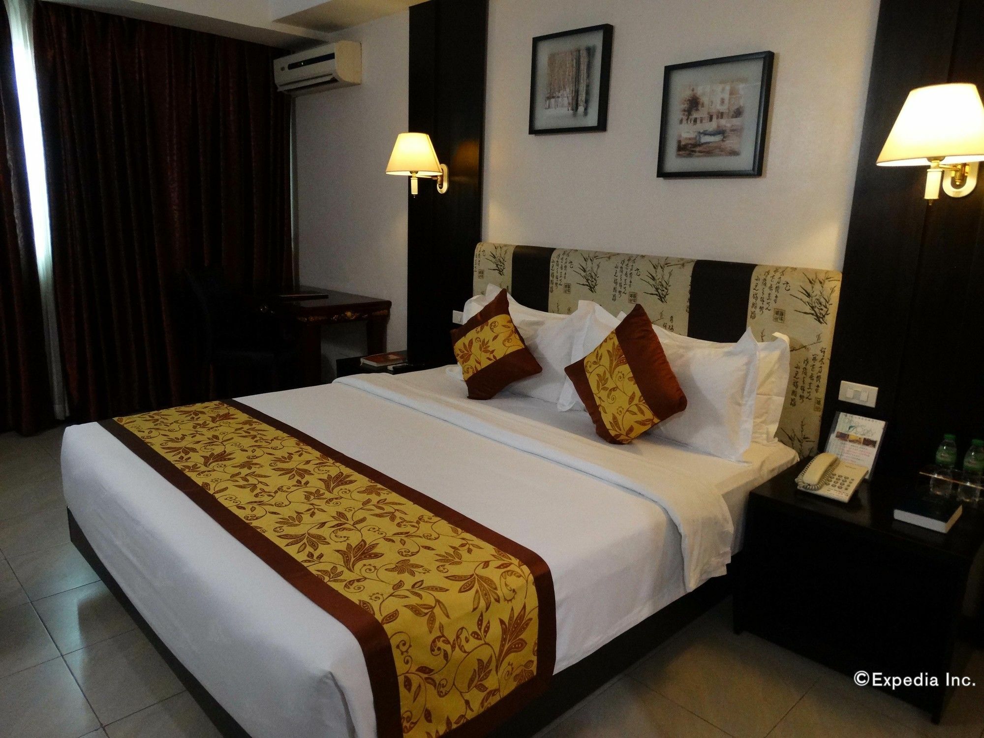 Lido De Paris Hotel Manilla Buitenkant foto